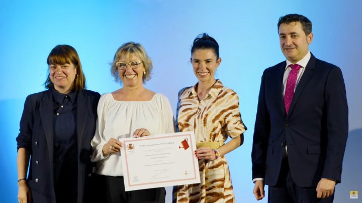 La Biblioteca Miguel Artigas de Astillero recoge en Zaragoza el Premio Nacional María Moliner por su labor de animación a la lectura