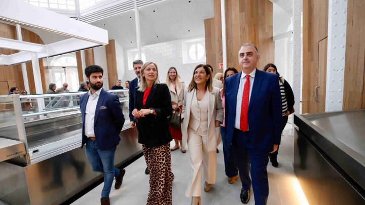 Buruaga inaugura la rehabilitación del Mercado de Abastos de Castro Urdiales, «un ejemplo de gestión con resultados»